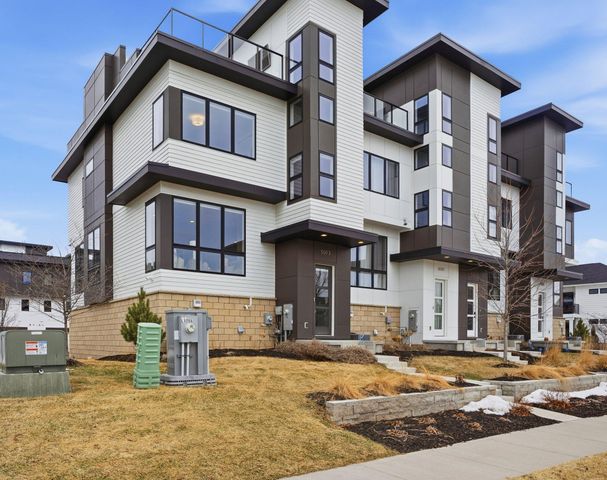 5013 162nd Street W, Lakeville, MN 55044