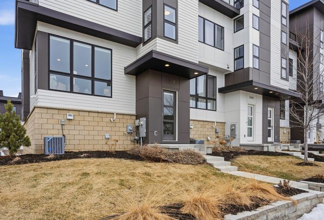 5013 162nd Street W, Lakeville, MN 55044