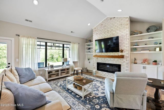 8104 Mainsail Lane, Wilmington, NC 28412