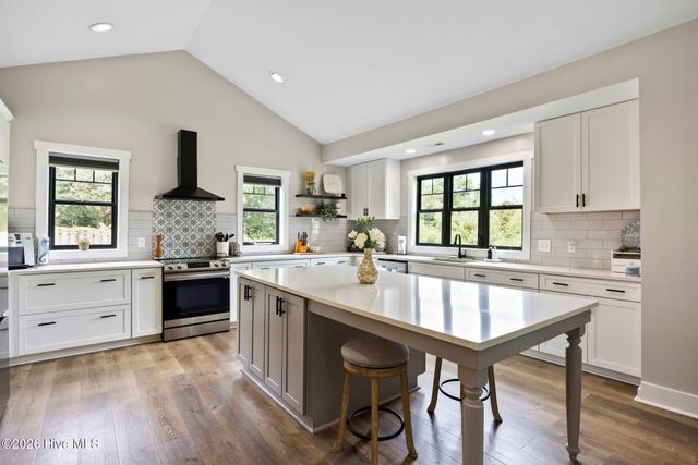 8104 Mainsail Lane, Wilmington, NC 28412