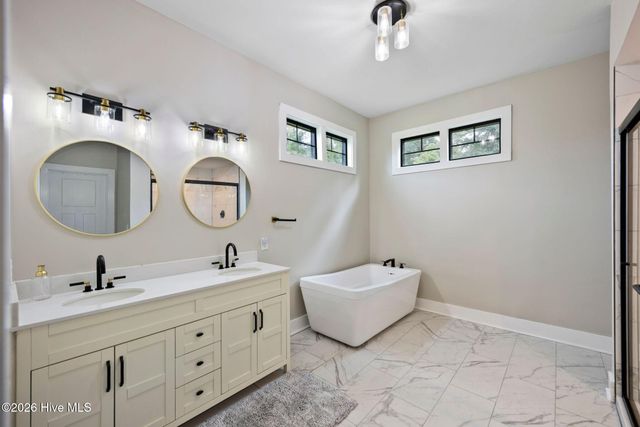 8104 Mainsail Lane, Wilmington, NC 28412