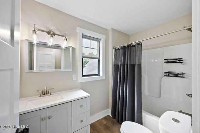 8104 Mainsail Lane, Wilmington, NC 28412