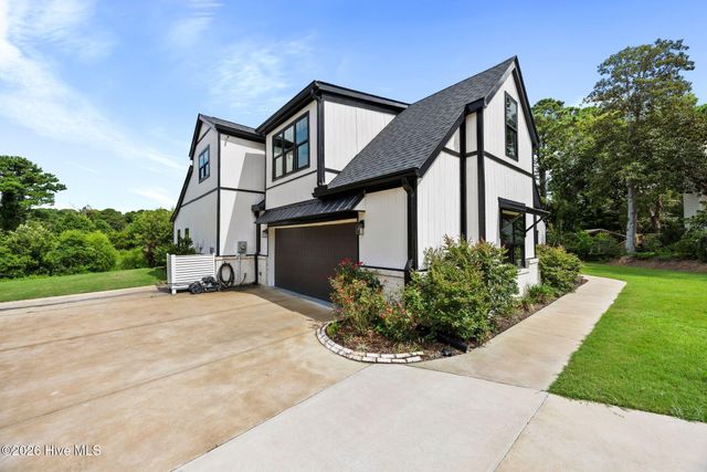 8104 Mainsail Lane, Wilmington, NC 28412
