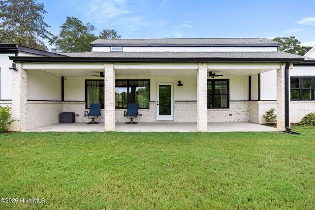 8104 Mainsail Lane, Wilmington, NC 28412