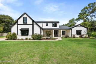 8104 Mainsail Lane, Wilmington, NC 28412