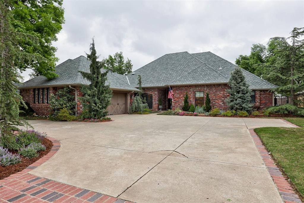 Image 1 of property listing at 1805 Danfield Drive, Norman, OK 73072