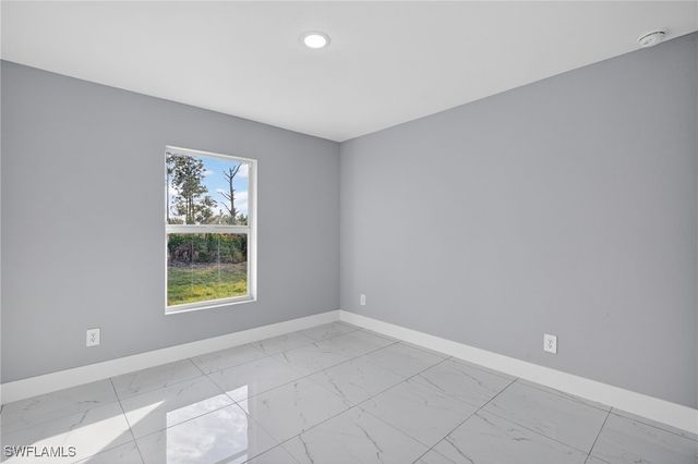 1044 Cresthaven ST, Lehigh Acres, FL 33974