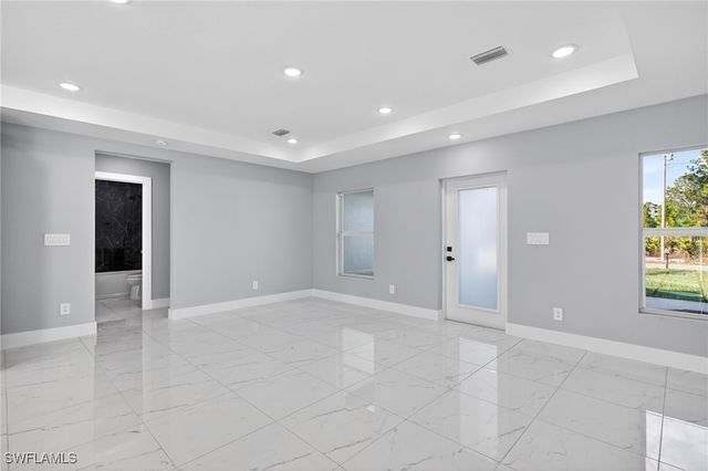 1044 Cresthaven ST, Lehigh Acres, FL 33974