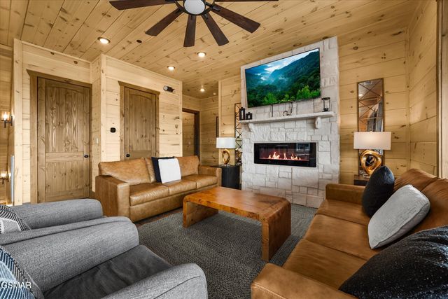 1258 Reedmont Way, Sevierville, TN 37876