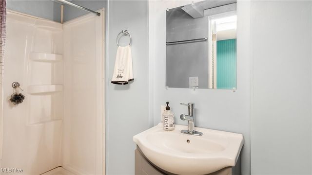 1060 Griffiths Drive, Zanesville, OH 43701