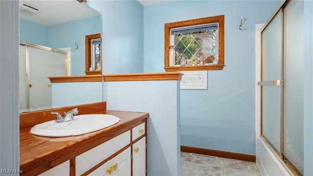 1060 Griffiths Drive, Zanesville, OH 43701