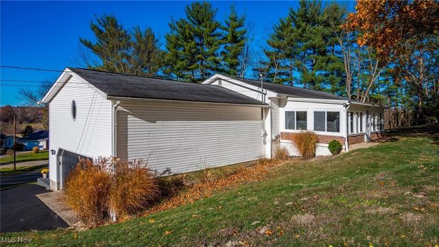 1060 Griffiths Drive, Zanesville, OH 43701