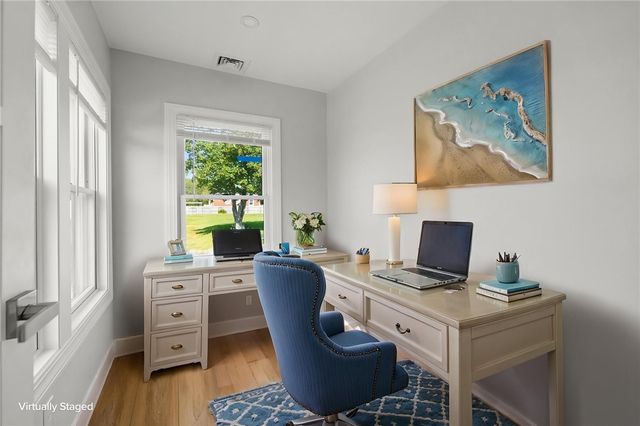 51 Pine Street, Portsmouth, RI 02871
