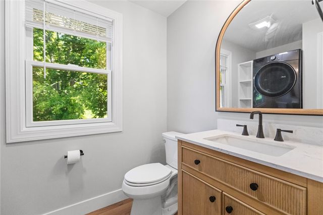 51 Pine Street, Portsmouth, RI 02871