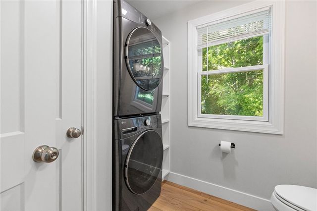51 Pine Street, Portsmouth, RI 02871