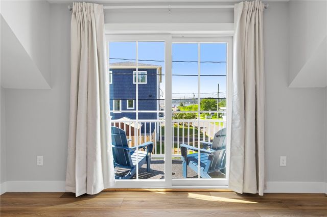51 Pine Street, Portsmouth, RI 02871