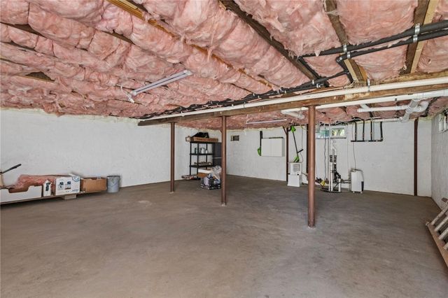 51 Pine Street, Portsmouth, RI 02871