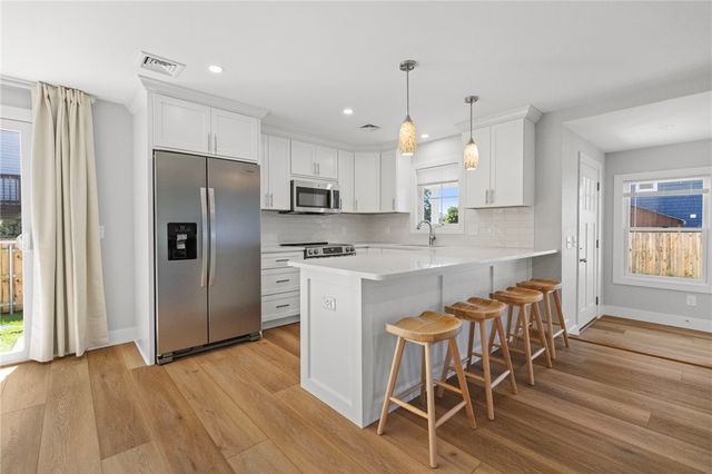 51 Pine Street, Portsmouth, RI 02871