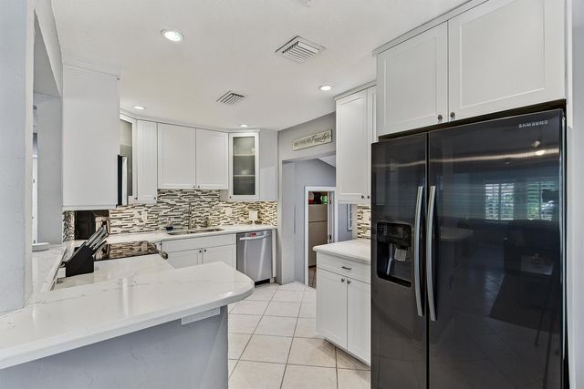 800 SW 19TH Street, Fort Lauderdale, FL 33315