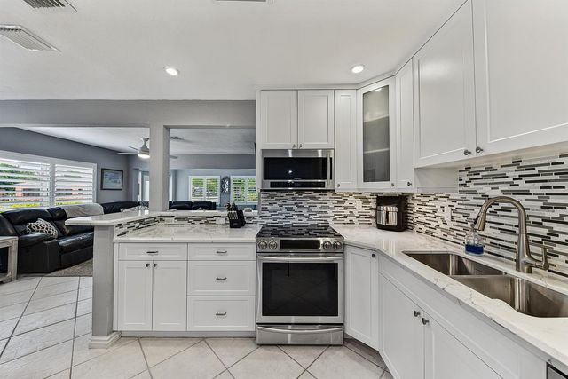 800 SW 19TH Street, Fort Lauderdale, FL 33315