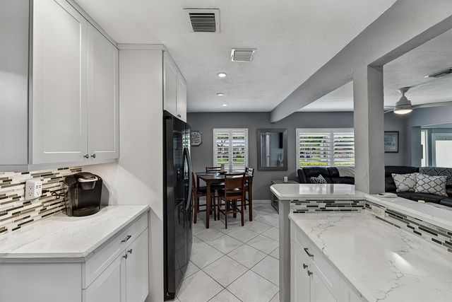 800 SW 19TH Street, Fort Lauderdale, FL 33315