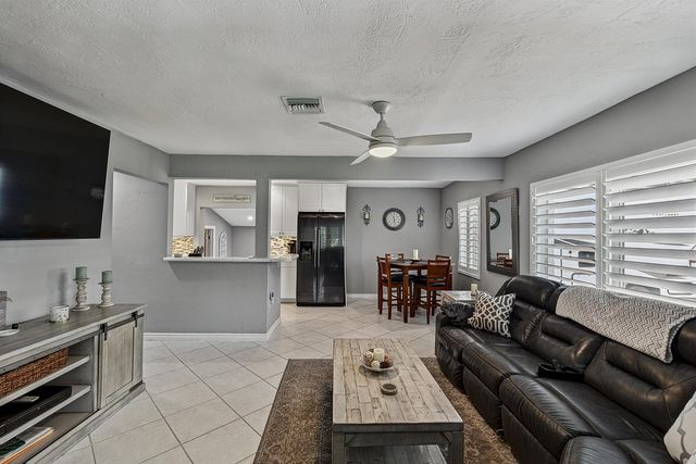 800 SW 19TH Street, Fort Lauderdale, FL 33315