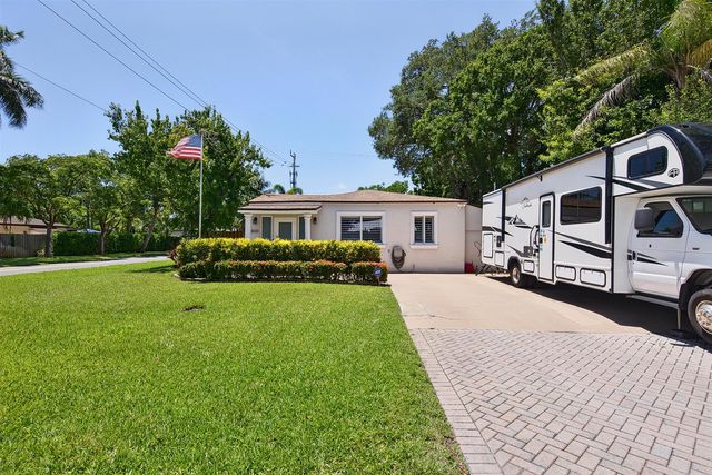 800 SW 19TH Street, Fort Lauderdale, FL 33315