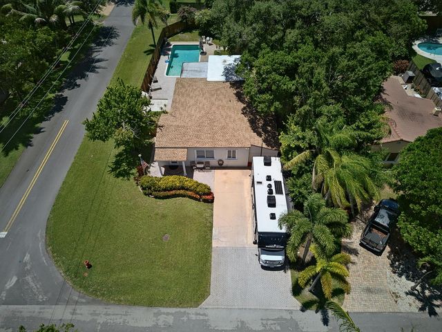 800 SW 19TH Street, Fort Lauderdale, FL 33315