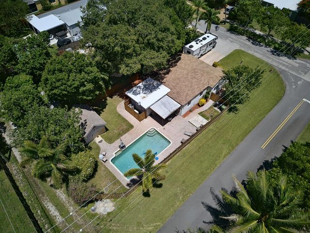 800 SW 19TH Street, Fort Lauderdale, FL 33315