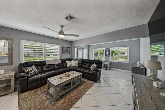 800 SW 19TH Street, Fort Lauderdale, FL 33315