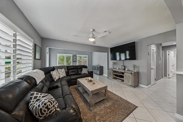 800 SW 19TH Street, Fort Lauderdale, FL 33315