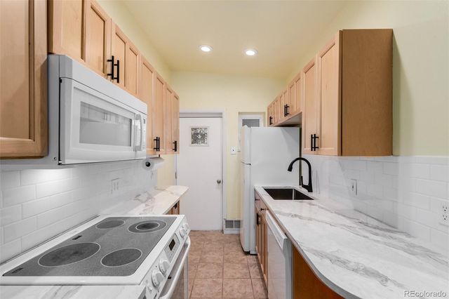 4805 W 33rd Avenue, Denver, CO 80212