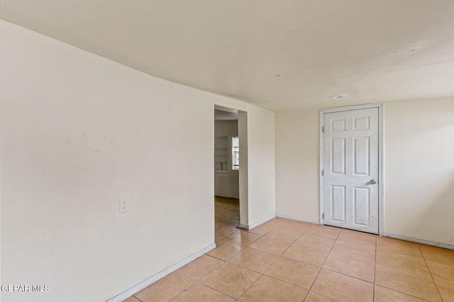 209 N SEVILLE Drive, El Paso, TX 79905