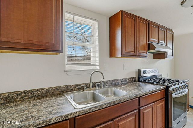 209 N SEVILLE Drive, El Paso, TX 79905