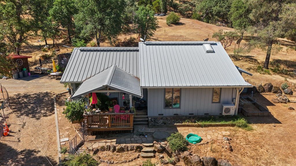 4824 Aloe Vera Drive, Redding, CA 96001