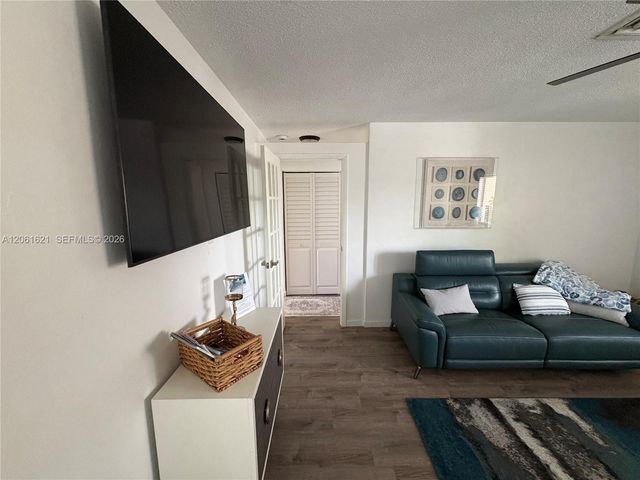 191 NW 17th Ave 3, Miami, FL 33125