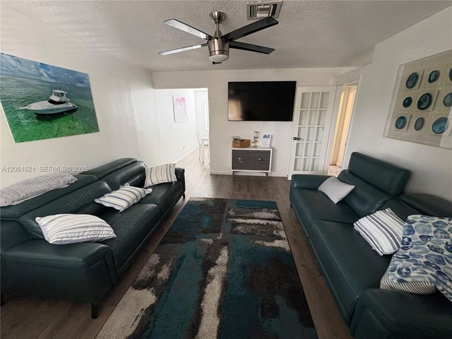 191 NW 17th Ave 3, Miami, FL 33125