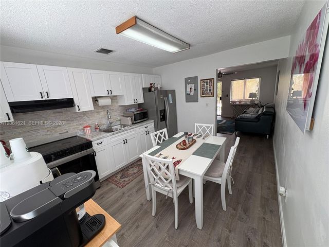 191 NW 17th Ave 3, Miami, FL 33125