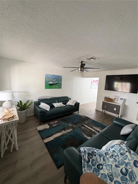 191 NW 17th Ave 3, Miami, FL 33125