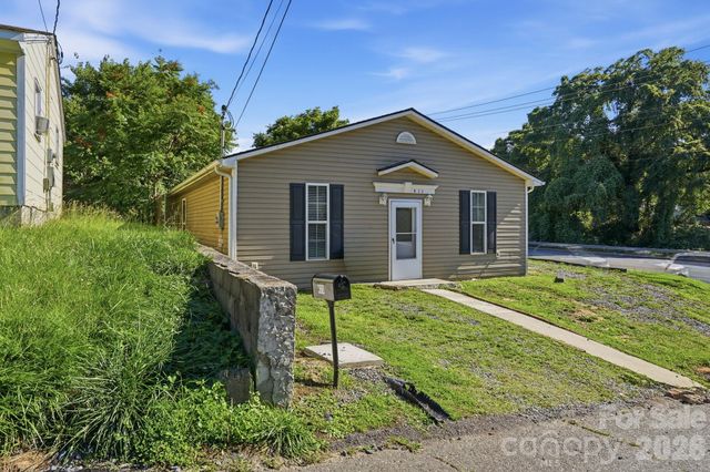 411 W Sullivan Street, Gastonia, NC 28052