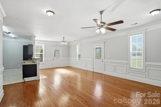 411 W Sullivan Street, Gastonia, NC 28052