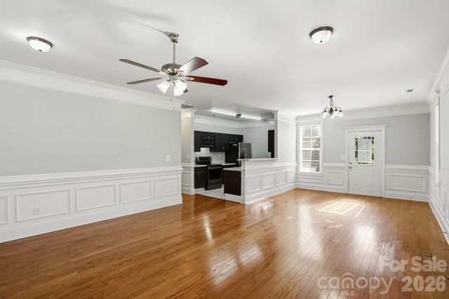 411 W Sullivan Street, Gastonia, NC 28052