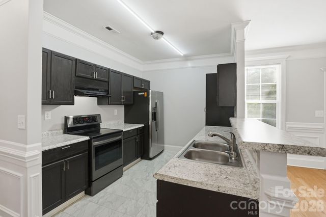 411 W Sullivan Street, Gastonia, NC 28052