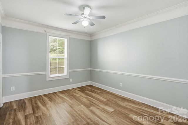 411 W Sullivan Street, Gastonia, NC 28052