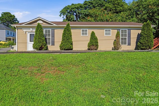411 W Sullivan Street, Gastonia, NC 28052