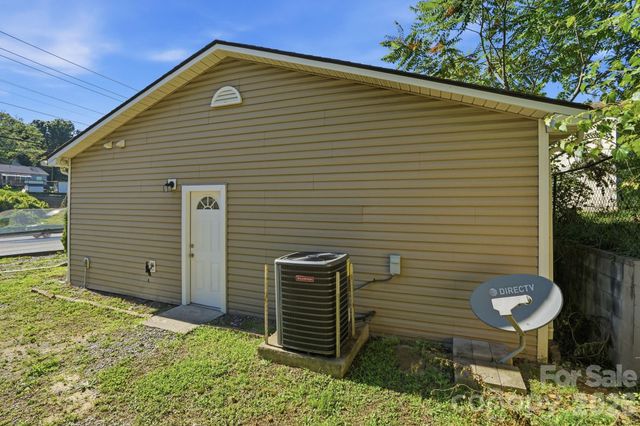 411 W Sullivan Street, Gastonia, NC 28052