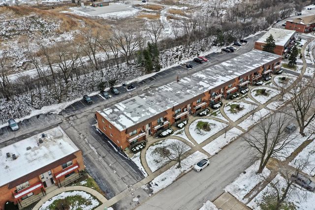 629 N Carroll Parkway 208, Glenwood, IL 60425