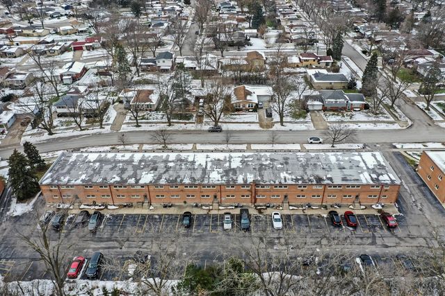 629 N Carroll Parkway 208, Glenwood, IL 60425