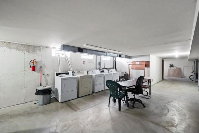 629 N Carroll Parkway 208, Glenwood, IL 60425