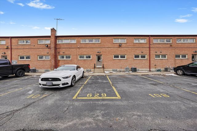 629 N Carroll Parkway 208, Glenwood, IL 60425